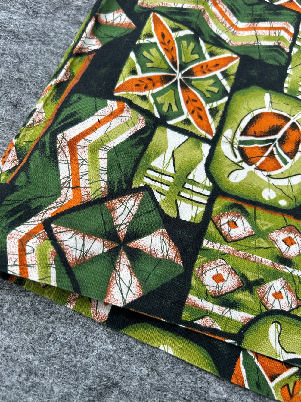 Hilo Hattie Men’s Vintage Olive Green & Black Geometric Hawaiian Shirt SZ XL - Picture 3 of 6